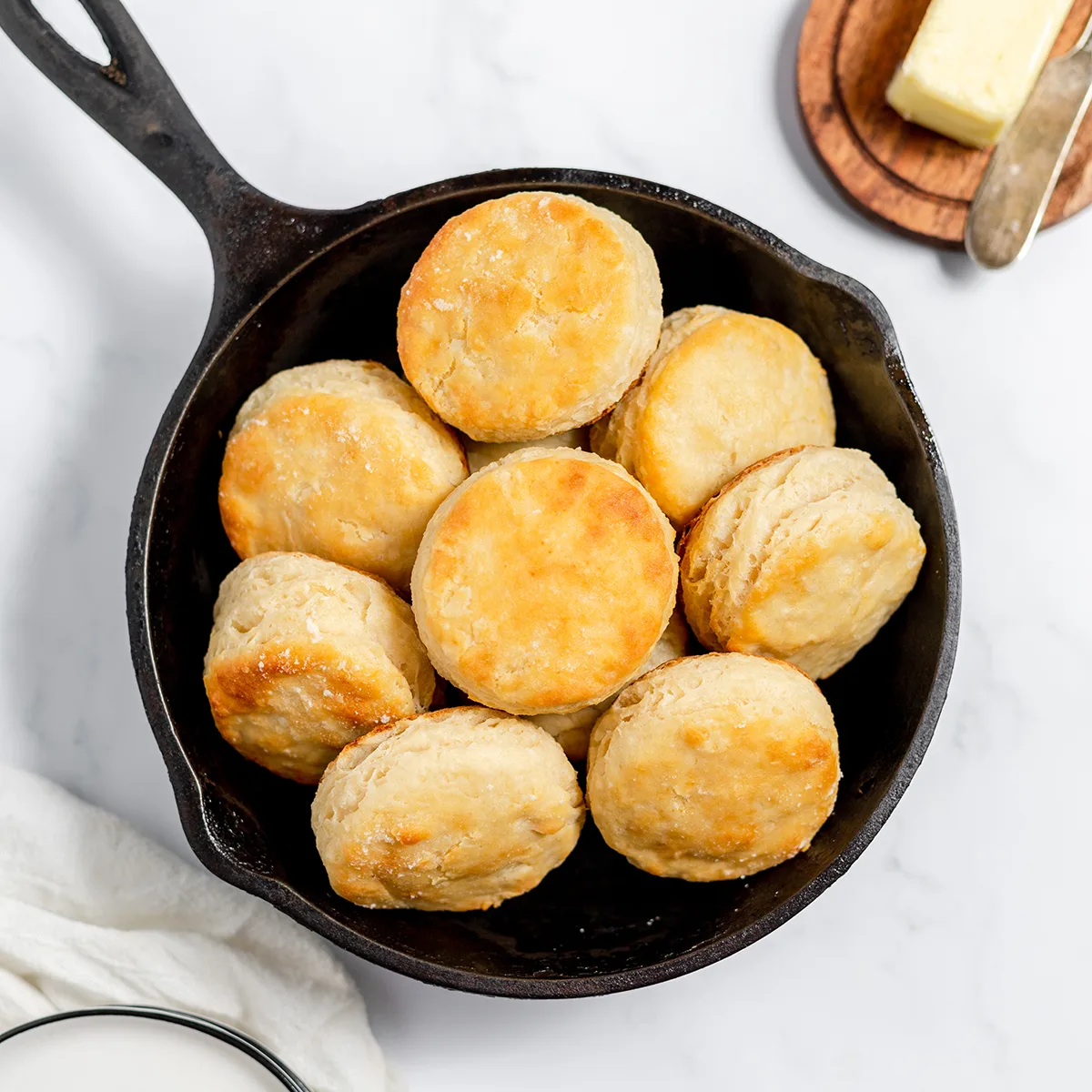 Flaky Butter Biscuits in Cast Iron Skillet - Easy Homemade Biscuits