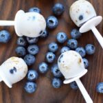 Breakfast granola pops with blueberries