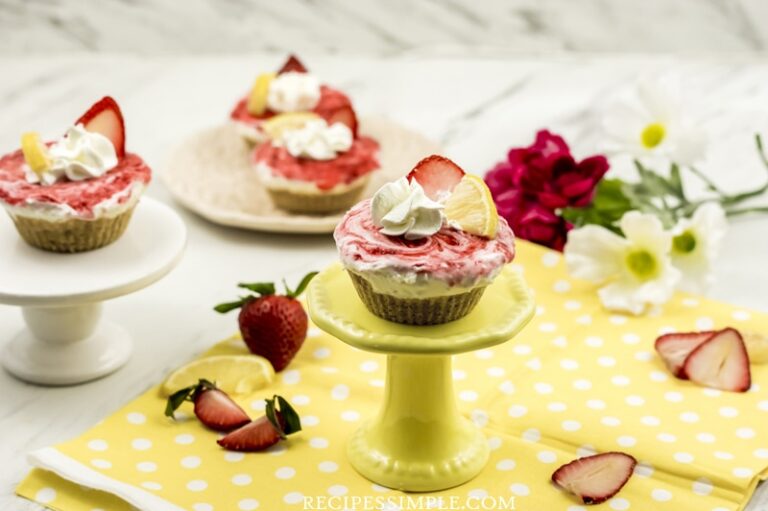 Strawberry Lemonade Mini Cheesecakes