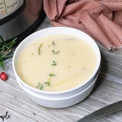 Instant Pot Herbed Turkey Gravy