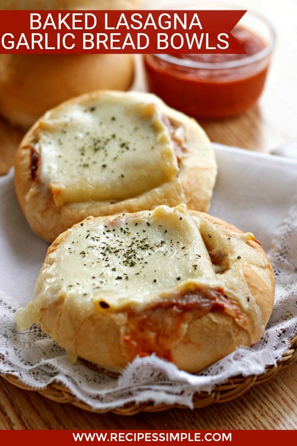 This is the perfect dinner recipe! You get all the goodness of Lasagna and garlic bread all in one! It is definitely a must try recipe. #lasagnarecipe #breadbowl #pastarecipes #dinnerrecipes