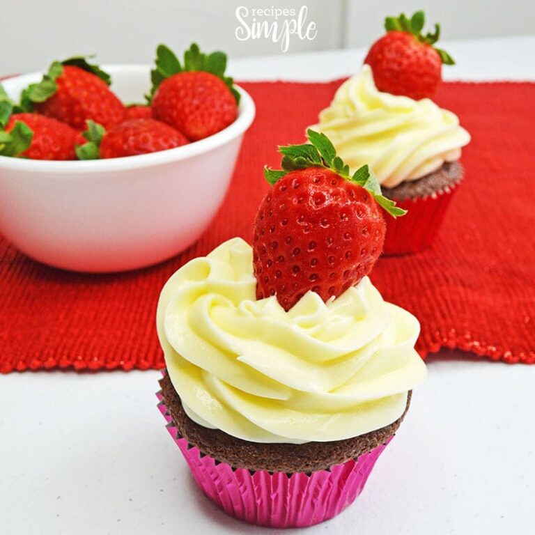 Chocolate Cupcakes With Cheesecake Frosting