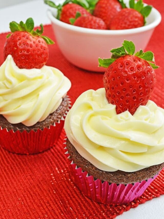 cropped-Chocolate-Cupcakes-With-Cheesecake-Frosting-Recipe.jpg