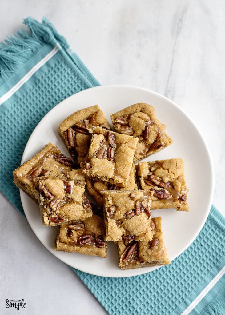 Easy Salted Caramel Pecan Bars Recipes Simple