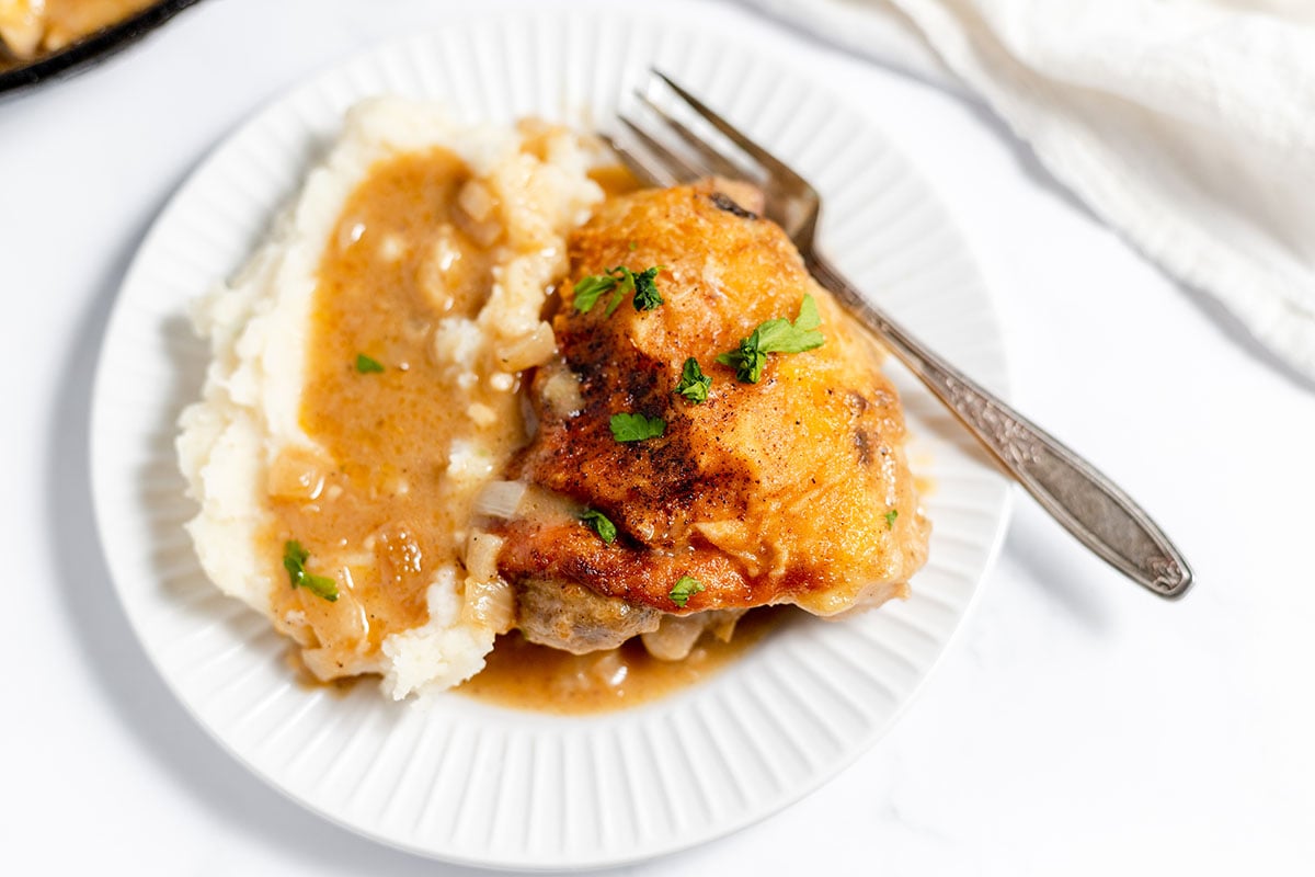 Smothered Chicken Thighs Recipes Simple