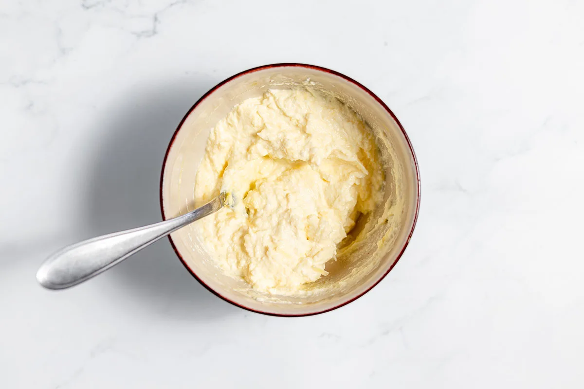 Ricotta mixture in a bowl.